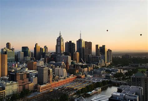 Melbourne to become Australia's biggest city .